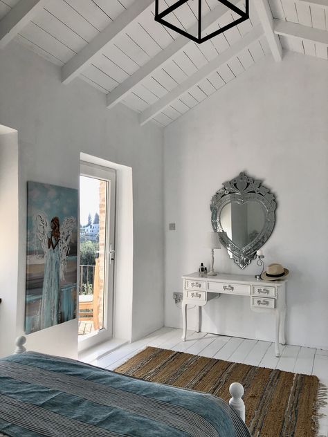 Greek House Bedroom, Greek Theme Room, Greek Aesthetic Bedroom, Mamma Mia Inspired Bedroom, Mamma Mia Bedroom Ideas, Greek Aesthetic Room, Greece Style Bedroom, Greek Styled Bedroom, Greek Island Bedroom