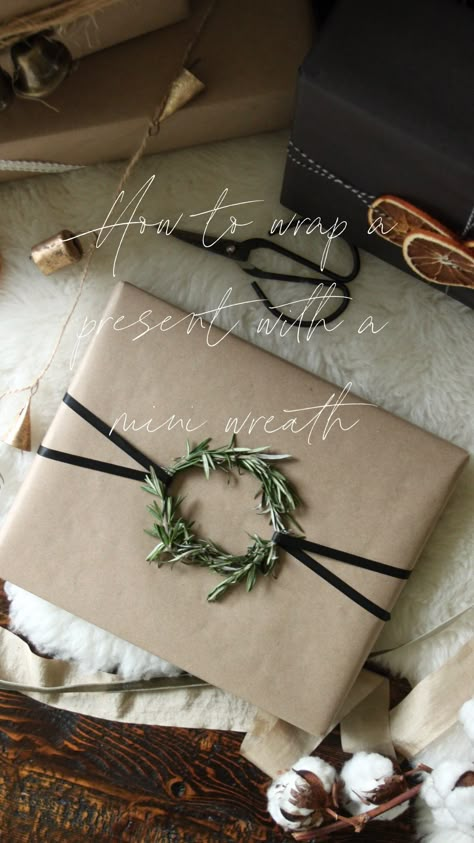 How to wrap a present with a mini rosemary wreath! Rosemary Wreath, Xmas Gift Wrap, Gift Wrapping Techniques, Gift Wrapping Inspiration, Gifts Wrapping Diy, Gift Wrap Ideas, Creative Gift Wrapping, Gifts Wrapping, Wrap Ideas