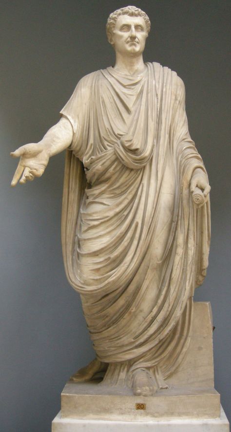 Togas were worn by male citizens of Ancient Rome. It was an elliptically draped mantel. Ancient Rome Fashion, Ancient Rome Clothing, Ancient Roman Clothing, Ancient Greek Clothing, Roman Toga, Roman Clothes, Rome Fashion, Roman Statue, Dallas Museum Of Art