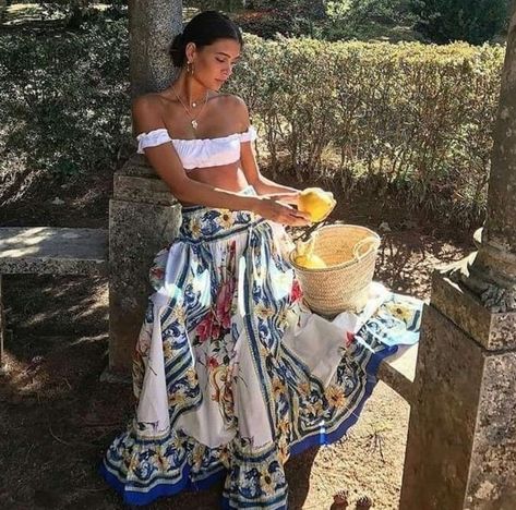 Spanish Skirt Outfit, Mexican Photoshoot, Mexico Trip Outfits, Mexico Photoshoot, Turkey Fits, Fancy Wardrobe, Mia Core, Cabo Trip, Faerie Aesthetic