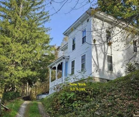 Italian Country House Interior, Italian Country House, Erie Canal, Hot Water Tank, Country House Interior, The C, Colonial House, Beautiful Backdrops, Covered Porch