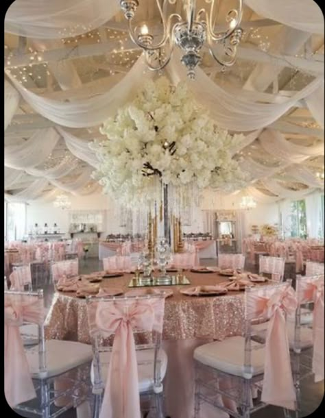 Debut Theme Ideas Rose Gold, Pink Rose Gold Quince Theme, Pink Blush Quinceanera Theme, Elegant 15 Decorations, Quince Decorations Champagne Pink, Rose Gold Pink Quinceanera Theme, Rose Pink Quinceanera Theme, Cute Rose Gold Quince Nails, Light Pink Venue Quince