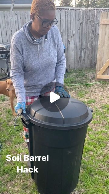 Shakema Wilson on Instagram: "#soil #soilbarrel #hack #gardeninghacks #gardening #garden #gardening4pleasure #gardeninglife #gardeningtips #gardeninglove #springgarden #plants #springgardening" Gardening Tricks And Tips, Porch Gazebo, Outdoor Hacks, Flower Tips, Gardening Indoors, Food Gardening, House Pool, Garden Hacks, Gardening Hacks