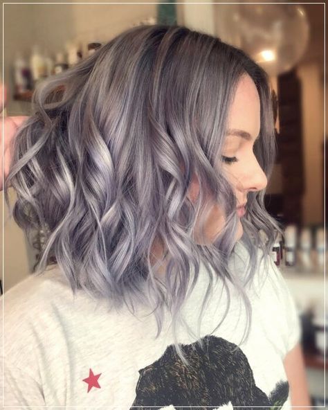 Lavender Gray the specular trend to cover your gray hair Lavender Grey Hair, Ash Gray Hair Color, Purple Grey Hair, Ash Grey Hair, Gray Hair Color Ideas, Gray Balayage, Gray Hair Color, Lilac Hair, Lavender Hair