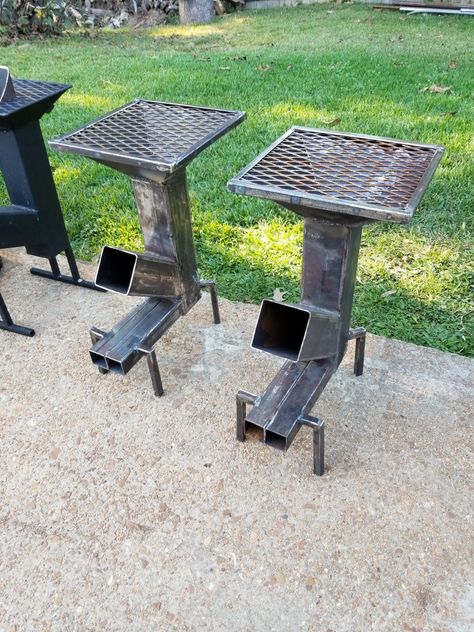 Estufa casera Diy Rocket Stove, Rocket Stove Design, Diy Rocket, Bbq Grill Design, Landscaping Simple, Rocket Stoves, Wood Patio, Wood Burner, Grill Design