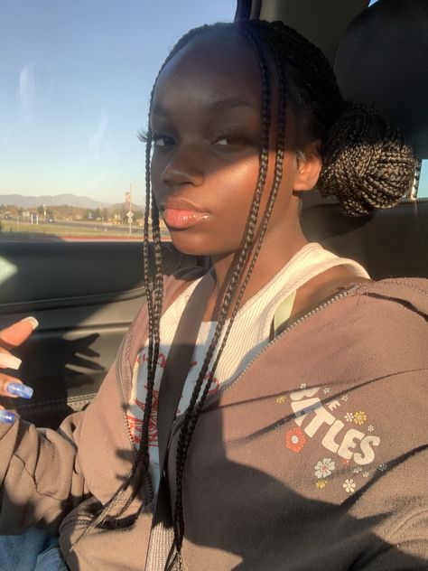 Space Buns On Braids, Box Braid Space Buns, Box Braids Space Buns, Space Buns Box Braids, Braids On Dark Skin Women, Space Bun Braids, Dark Skin Braids, Space Buns Braids, Braids Space Buns