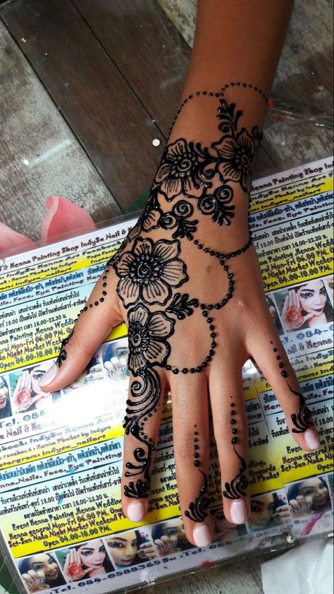 Jagua Henna Designs, Henna Tattoo Designs Black Women, Henna Tattoo Designs Hand Unique, Somali Henna Designs, Skeleton Henna, Full Arm Henna, Black Henna Designs, Somali Henna, Mehendi Tattoo