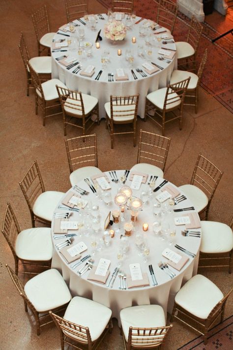 I like the difference in centerpieces between these two tables. (via Style Me Pretty, Illinois) Round Table Settings, Wedding Table Layouts, Round Wedding Tables, Wedding Top Table, Round Table Decor, Table Designs, Event Table, Wedding Dress Pictures, Wedding Tables