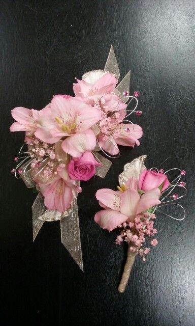 Pink Prom Flowers Corsage, Pink Corsages For Prom, Boutineer Ideas Homecoming, Light Pink Corsage And Boutonniere, Pink And Silver Corsage, Pink And Gold Corsage, Unique Prom Corsage Ideas, Light Pink Corsage, Pink And White Corsage