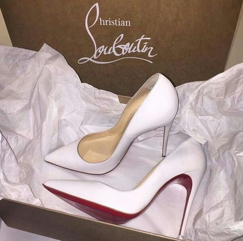 Hak Tinggi, White High Heels, Heels Classy, Louboutin Heels, Fancy Shoes, Aesthetic Shoes, Pretty Shoes, Dream Shoes, Shoe Obsession