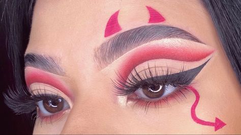 Devil Eye Makeup Halloween, Make Up Diabla, Black Devil Makeup, Devil Eyeliner, Devil Make Up, Devil Eye Makeup, Red Devil Makeup, Devil Halloween Makeup, Devil Makeup Halloween