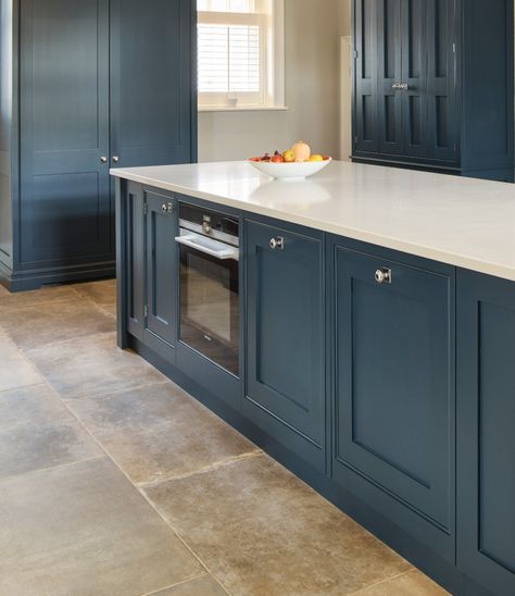 Petrol blue kitchen base cabinets with a white stone worktop. Petrol Blue Kitchen, Hague Blue Kitchen, Flagstone Floor, Kitchen Unit Designs, Blue Kitchen Designs, Utility Room Designs, Modern Black Kitchen, Kitchen Cupboards Paint, Colourful Kitchen