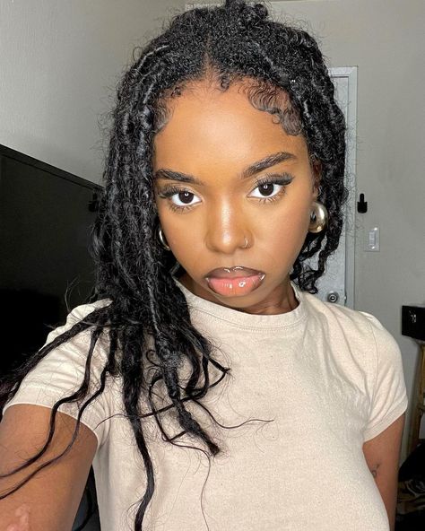 morgan on Instagram: “just really like my makeup 🥺” Bby Bruh, Bedroom Eyes, Girl Inspiration, Afro Art, Long Blonde Hair, Different Hairstyles, Locs, Summer Girls, Hair Inspo