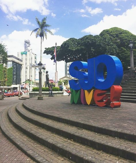 SJO Vive totem - San José (Costa Rica) - Wikipedia, la enciclopedia libre Costa Rica San Jose, Jaco Costa Rica, San Jose Costa Rica, Jaco, Go Around, 2025 Vision, World Travel, Travel Bucket, Travel Bucket List