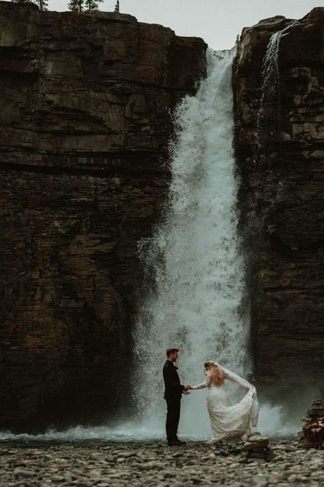 Waterfall bride and groom first look. Bighorn backcountry Alberta wedding and elopement photographer. Hiking wedding. Adventure elopement Nordegg Alberta, Waterfall Shoot, Hiking Wedding, Waterfall Elopement, Bride And Groom First Look, Groom First Look, Alberta Wedding, Waterfall Wedding, Wedding Adventure