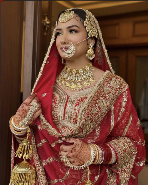 Punjabi Bridal Jewelry Wedding Bride, Punjabi Wedding Lengha Bridal Lehenga, Punjabi Wedding Lengha, Wedding Lengha Bridal Lehenga, Punjabi Aesthetic, Punjabi Wedding Dress, Bride Fashion Photography, Punjabi Girl, Desi Jewellery