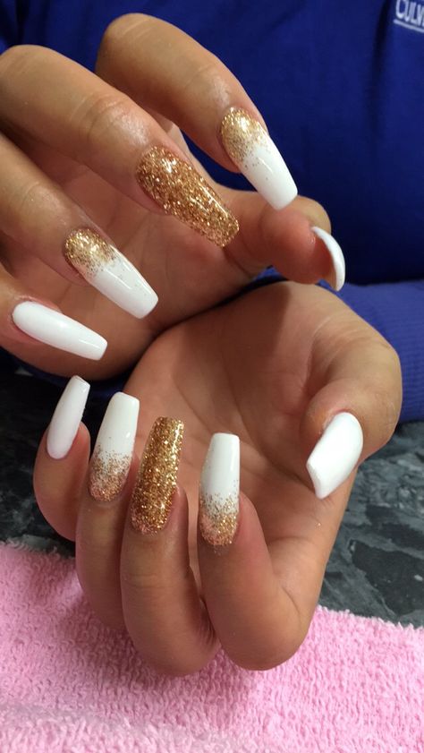 25th Bday Nails, White And Golden Nails, White Nails With Gold Glitter, Prom 2k23, Gold Sparkle Nails, Gender Reveal Nails, Gold French Tip, White Nails With Gold, Bday Nails