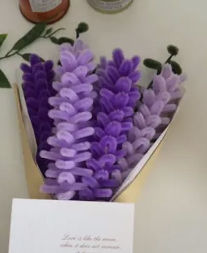 Lavender Pipe Cleaner Flowers, Craft Pipe Cleaners, Pipe Cleaner Flowers, Material Flowers, Flower Craft, Pipe Cleaner, Lavender Flowers, Flower Tutorial, Flower Crafts