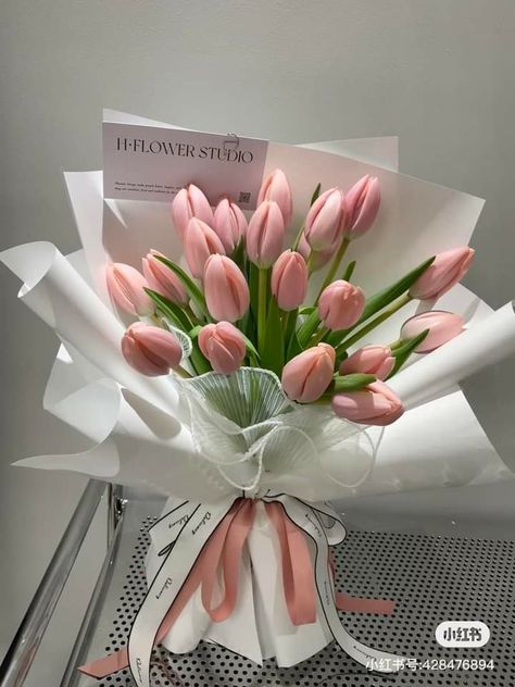 Tulips Aesthetic Bouquet, Tulip Flower Pictures, Tulips Bouquet, Flower Boquet, Luxury Flower Bouquets, Boquette Flowers, Flower Meanings, Tulip Bouquet, Nothing But Flowers