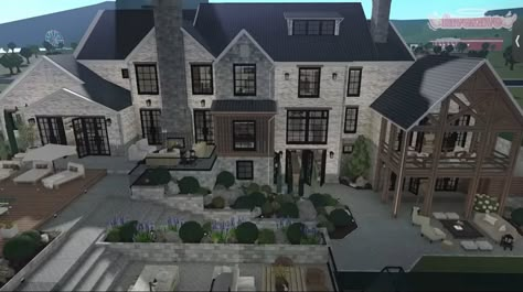 Modern Farmhouse Layout, Bloxburg Mansion, Modern Suburban House, Bloxburg Beach House, Bloxburg Homes, Farmhouse Layout, Winter House Exterior, Bloxburg Exterior, Bloxburg Building