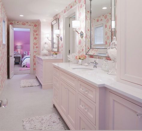 Jack n jill bathroom for girls Glam Bathroom Ideas, Girls Bathroom Design, Pinterest Bathroom, Jack N Jill Bathroom Ideas, Baños Shabby Chic, Girly Bathroom, Pantone 2016, Glam Bathroom, Girl Bathrooms