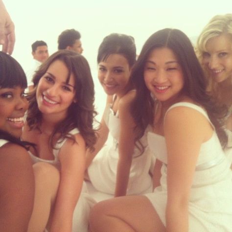 Glee Characters, Jenna Ushkowitz, Amber Riley, Becca Tobin, Matthew Morrison, Santana Lopez, Kevin Mchale, Heather Morris, Glee Fashion