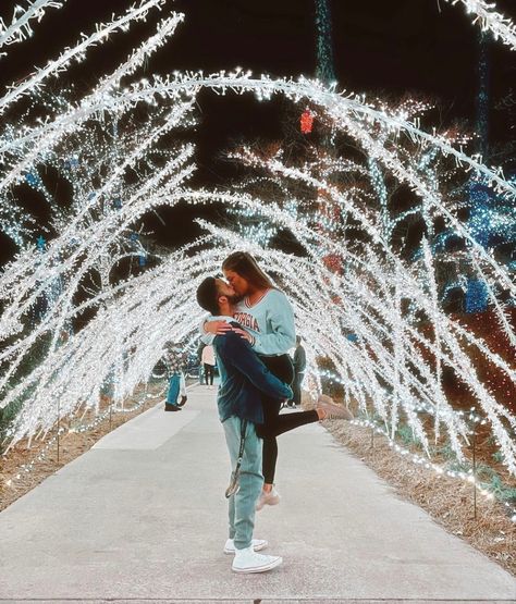 #couple #kissphoto #christmas #holiday #christmaslights #love #aesthetic #holidaylights #december #decemberaesthetic #college Couple Goal Christmas Pictures, Christmas Couple Ideas Fun, Couple Ideas Christmas, Christmas Photoshoot With Boyfriend, Christmas As A Couple, Couple Poses Christmas Lights, Christmas Photos With Boyfriend, Christmas Pictures With Boyfriend, Christmas Lights Photoshoot Couple