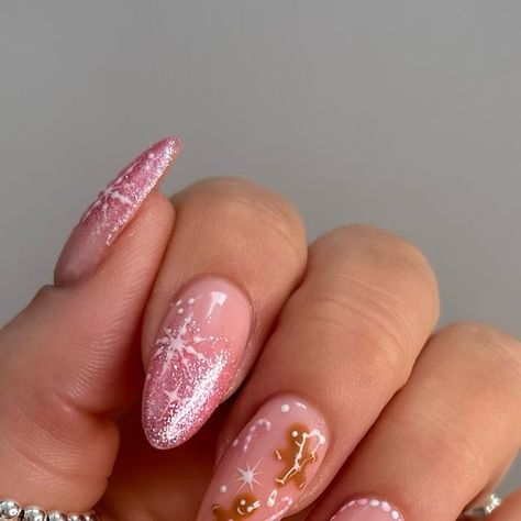 Janine Orpen | Nail Artist on Instagram: "Pink Christmas 💖🎀✨  @paintmeprettybyaleasha angel (the most gorgeous pink glitter gel 🤩) discount code ‘JANINE10’ @thegelbottle_inc biab 19, marshmallow, princess, caramel @glitterbels white . . . Middle nail inspo @by_hannahtaylor #christmasnails #bows #bowseason #christmastime #pinkmas #pinkchristmas #cutenails #xmasnails #cutechristmas #nailinspo #snowflakenails #nailpro #gingerbreadman #candycanes #glitternails #glitterbels" Christmas Nail Inspo Pink, Pinkmas Nails, Nailart Cute, Christmas Nail Inspo, Bow Season, Snowflake Nails, Xmas Nails, Glitter Gel, Nail Pro