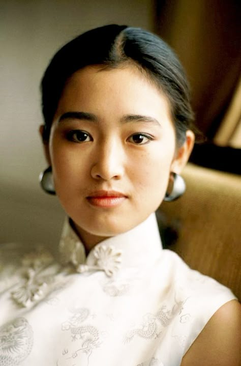 Chinese actress Gong Li, 1990 Shu Qi, Gong Li, Chinese Aesthetic, 인물 사진, Chinese Actress, Beauty Collection, Female Images, Cannes Film Festival, Asian Beauty