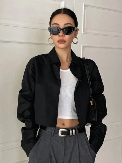 Crop Blouse Outfit, Black Blouse Outfit, Cropped Shirt Outfit, Black Crop Top Outfit, Button Shirt Outfit, Cropped Jacket Outfit, Black Jacket Outfit, Black Shirt Outfits, Blusas Crop Top