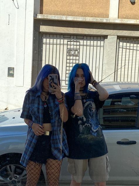 Matching Hair Dye Friends, Matching Hair Couples, Matching Dyed Hair Couples, Matching Couple Hair Dye, Couple Hair Dye, Couple Matching Hair, Couples Matching Hair Color, Matching Couple Hair Color, Couples With Matching Dyed Hair