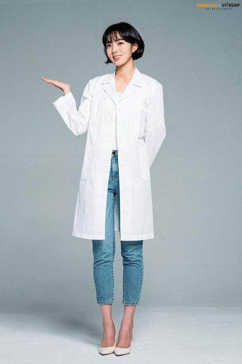 Dentist Portrait Photography, Laboratory Outfit, Doctor Poses, Dentist Outfit, Doctor Photoshoot, Doctor Barbie, Content Photoshoot, Chae Soobin, Dental Advertising