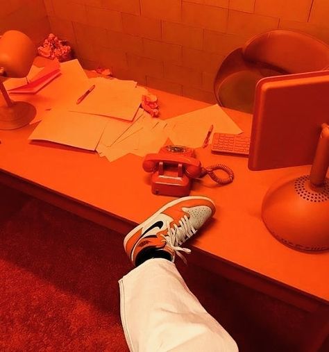 #retro #vintage #orange #or #90s #retroaesthetic #aesthetic #80s #00 #90sbabes #naranja #ideas #retrostyle #90sstyle... Color Vibe, Jaune Orange, Orange Walls, Rainbow Aesthetic, Orange You Glad, Orange Aesthetic, Picture Collage Wall, Orange Wallpaper, Orange Is The New