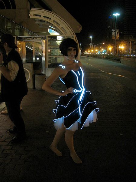 Wearable Electronics, Tron Legacy, Nerdy Girl, Dieselpunk, Tron, Playing Dress Up, Cosplay Costumes, Prom Dress, A Woman