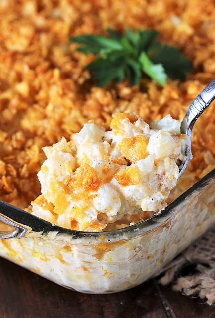 Funeral Potatoes Image Mary Makes It Easy Twice Baked Potato Casserole, Cheesy Potato Recipe, Easy Cheesy Potatoes, Easter Dinner Side Dishes, Comfort Food Sides, Creamy Cheesy Potatoes, Amazing Side Dishes, Make Ahead Mashed Potatoes, Easter Sides