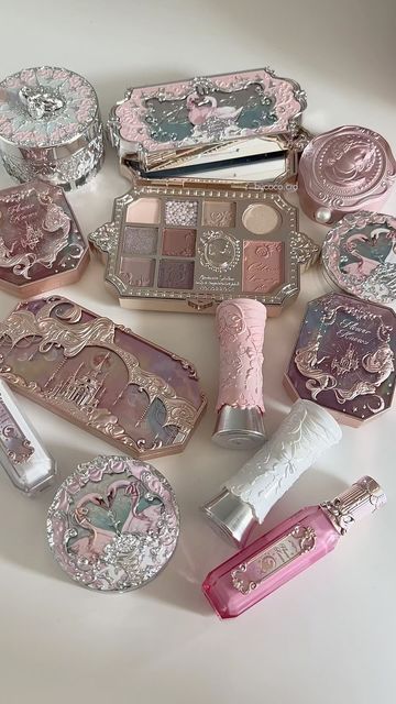 Asian Makeup Aesthetic, Makeup Expensive, Japanese Makeup Products, Kbeauty Korean Makeup, Fancy Cosmetics, Soft Girl Makeup, Koleksi Makeup, Futuristic Makeup, Rainbow Beauty