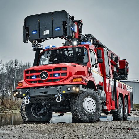 Cool Fire, Armoured Personnel Carrier, Mercedes Benz Trucks, Fire Equipment, Rescue Vehicles, Kenworth Trucks, Fire Apparatus, Big Rig Trucks, Fire Service