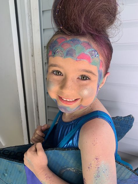 Rainbow Fish Face Paint, Rainbow Fish Makeup, Fish Face Paint, Fish Makeup, Painting Face, Fish Face, Face Painting Easy, Kids Face Paint, Rainbow Fish