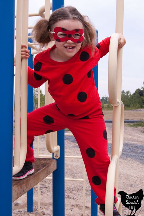 DIY Miraculous Ladybug Costume With Reversible Mask Ladybug Miraculous Costume, Diy Miraculous Ladybug Costume, Diy Ladybug Costume, Miraculous Ladybug Diy, Diy Miraculous, Cat Noir Costume, Halloween Bugs, Miraculous Costume, Diy Ladybug