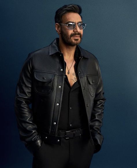 Cluster Earrings Studs, Ajay Devgan, New Movie Images, India Women, Love You Cute, Iphone Dynamic Wallpaper, New Pic, Bollywood Wedding, Actor Photo