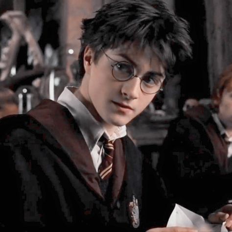 Harry Potter Cute, Young Harry Potter, Daniel Radcliffe Harry Potter, Cute Harry Potter, Buku Harry Potter, Harry Potter Icons, Harry Potter Gif, Harry James, Harry James Potter