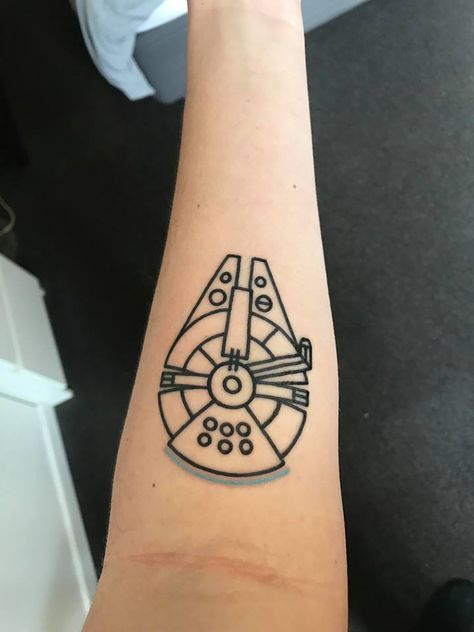 Millennium Falcon Tattoo, Minimalist Star Wars, Westside Tattoo, Star Wars Art Painting, Star Wars Tattoo Sleeve, Tattoo Ideas Minimalist, Falcon Tattoo, Star Wars Wallpaper Iphone, Brisbane Tattoo