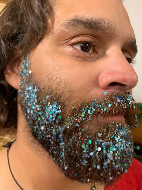 Mens Makeup, Men's Makeup, Makeup Neon, Glitter Face Paint, Glitter Beards, Festival Face Paint, Glitter Room, Adult Face Painting, Make Carnaval