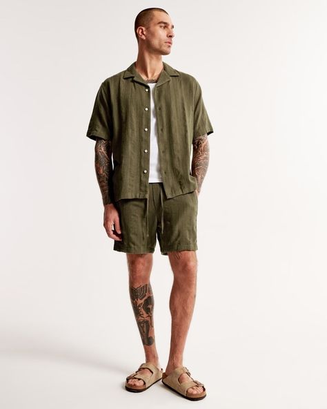 Green Shorts Outfit Men, Shorts Outfit Men, Green Shorts Outfit, Preppy Wardrobe, Mens Shorts Outfits, Vacation Clothes, Shorts Collection, Biker Outfit, Abercrombie And Fitch Shorts