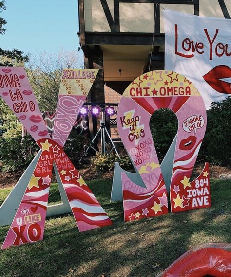 Big Sorority Letters, Chi Omega Letters Painted, Sorority Yard Letters, Sorority Lawn Letters, Greek Letters Painted, Sorority Letters Painted, Chi Omega Letters, Recruitment Decorations, Letter Painting