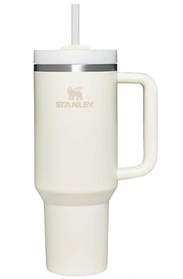 tan/ cream stanley cup water bottle Flash Vs, Stanley Products, Coffee Smoothie, Stanley Quencher, Tea Or Coffee, Metal Straws, Insulated Cups, Stanley Cup, Reusable Straw