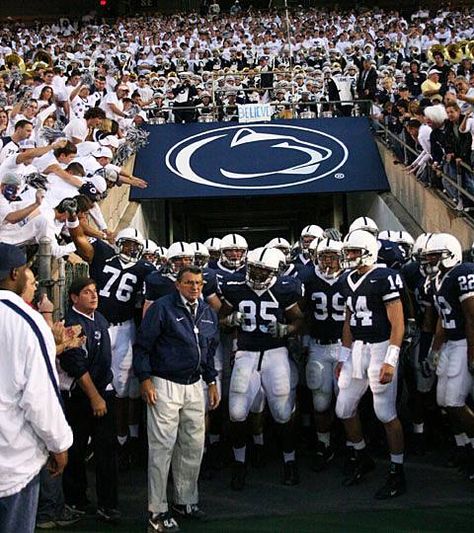 Simply the best... Penn State University Aesthetic, Football Aesthetics, Cold Pics, State College Pennsylvania, Penn State College, Joe Paterno, College Goals, College Vision Board, Penn State Football