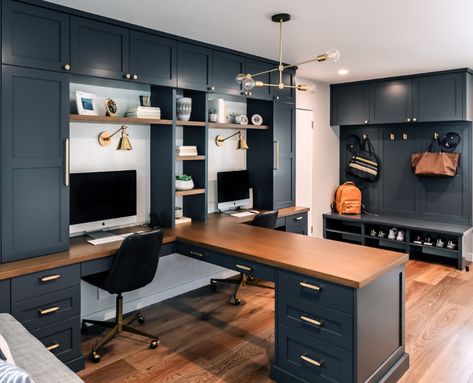 Transitional Home Office, Home Office Layouts, Office Built Ins, Home Office Cabinets, Office Remodel, Casa Country, Home Decor Ideas Living Room, Office Layout, Office Makeover