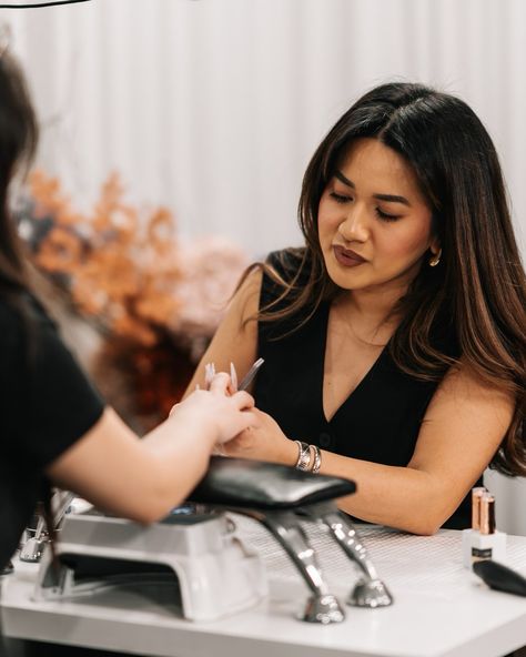 Builder and Soft Gel nails are rapidly becoming popular services in the nail industry 🌸 We had such an amazing time at our Builder and Soft Gel Masterclass! Their commitment to learning these services reflects a dedication to providing quality service for their clients. We’re proud to support their growth and see them thrive in the evolving nail industry 🧡 Want to join our next Masterclass? Join our waitlist! #cjacademy #naileducation #typesofgel #gelproducts #biab #acrygel #rubberbase #... Nail Chart, Nail Education, Builder Gel Nails, Nail Courses, Soft Gel Nails, Nail Trend, Gel Extensions, Builder Gel, Hard Gel