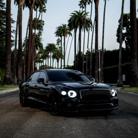 Black Bentley Flying Spur, Prom Cars Ideas, Bentley Gt Coupe, Bentley Wallpaper, Prom Car, Black Bentley, Most Luxurious Car, New Bentley, Bentley Gt